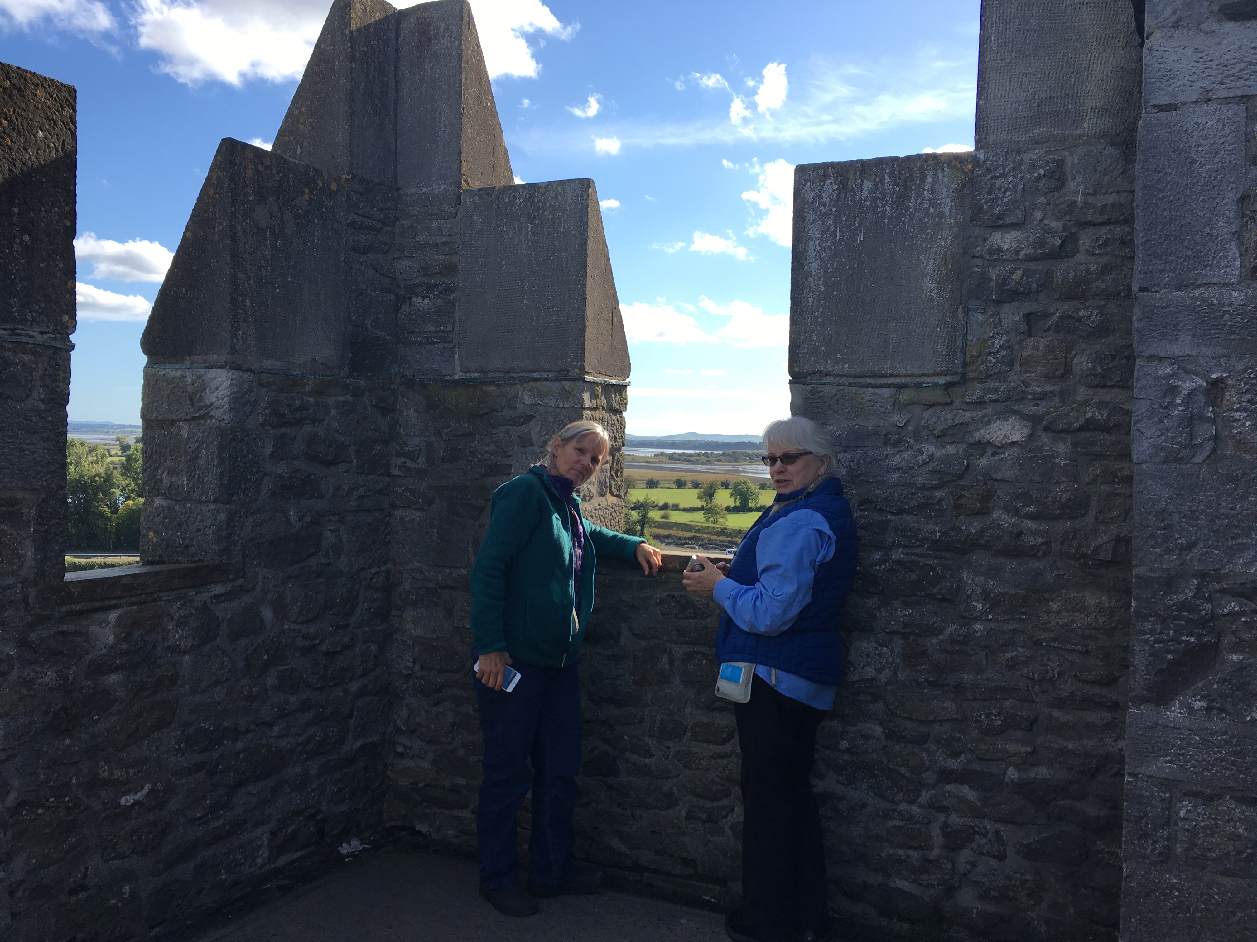 2 ladies on the roof of Bunratty